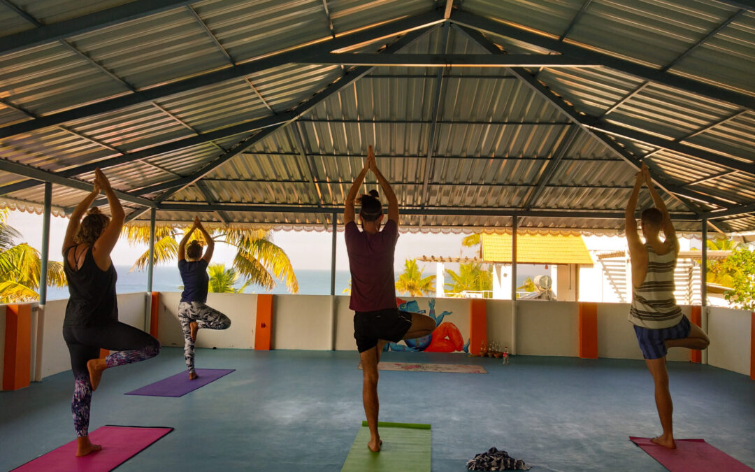 5 Yoga Poses For Morning (And An Empowering Day!)